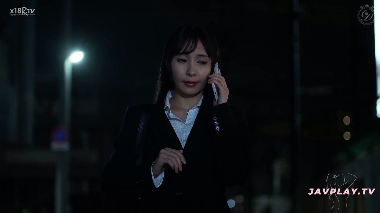 超級性感的逢見梨花在DLDSS-544中大放異彩，她的演出令觀眾們為之瘋狂，真是美麗動人又不可思議的身體魅力展現