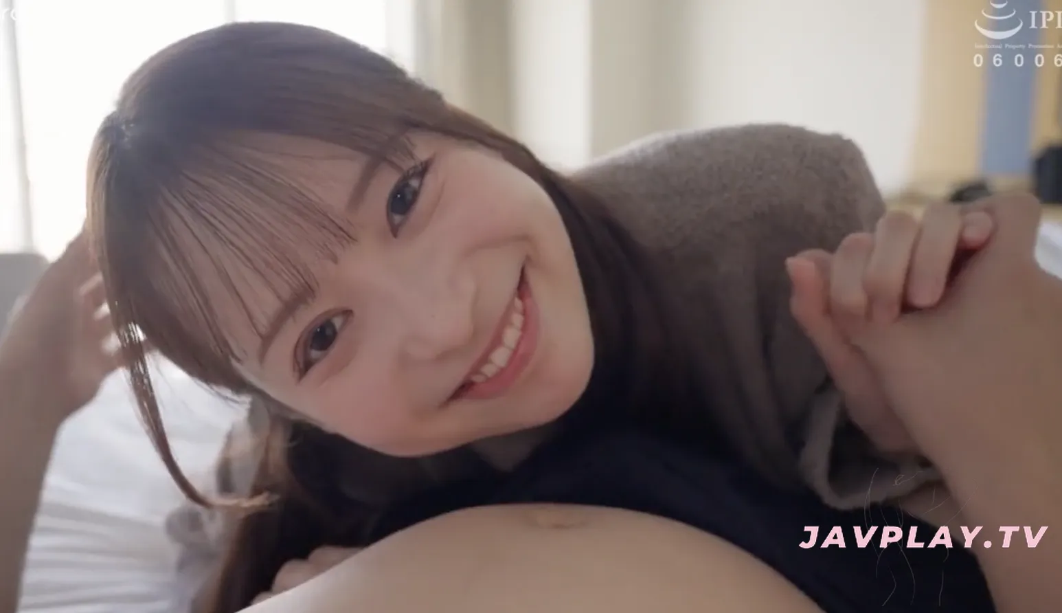 天马由依的浪漫之旅：爱与欲望交织的假期体验